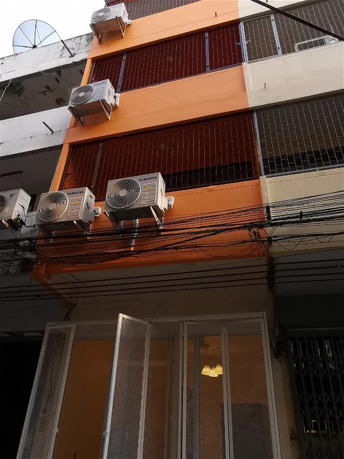 EPL-BR0134 ให้เช่าตึก 5 ชั้น ย่านสุขุมวิท 65 ใกล้ BTS เอกมัย พื้นที่ใช้สอย 250 ตารางเมตร 4 ห้องนอน4 ห้องน้ำ การตกแต่งพร้อมอยู่