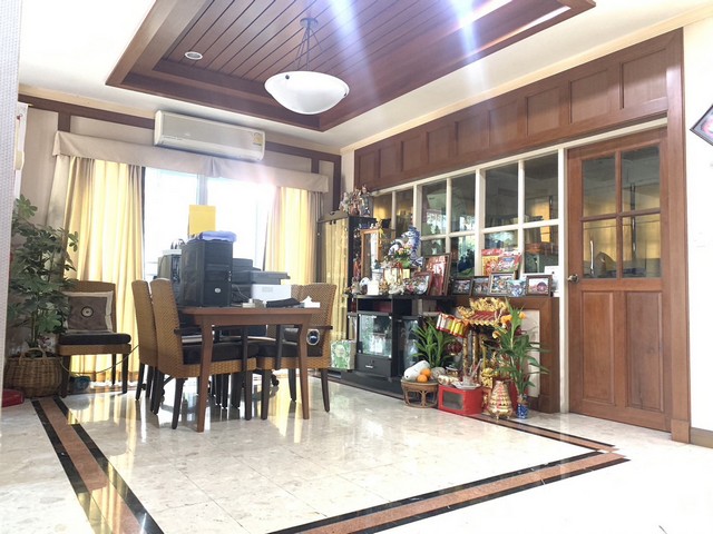 ขายบ้านวรารมย์ เพชรเกษม81 บิวอินภายในบ้านเป็นไม้จริงทั้งหลัง เขตบางบอน กทม