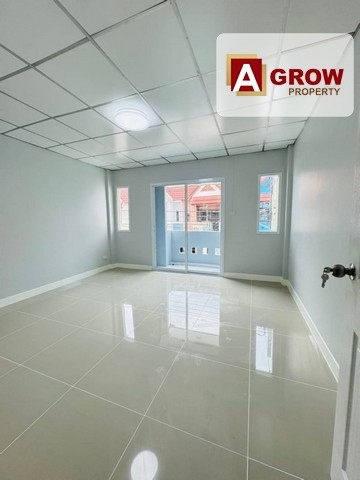 ม.สวีทโฮมปาร์ค บางบัวทอง  บ้านรีโนเวทใหม่พร้อมเข้าอยู่