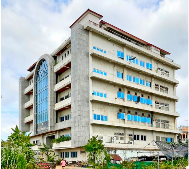 รถไฟฟ้าสีส้ม 800ม. 7-11  ขายโรงงาน อาคาร 7ชั้น 1ไร่  มีรง.4  พื้นที่ 3,500 ตรม.  บนถ.รามคำแหง 170-180 มีนบุรี ใกล้สนามบินสุวรรณภูมิ 