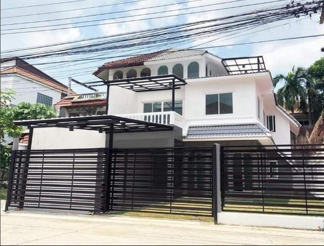 ขายทาวน์โฮม 3ชั้นหมู่บ้านปั้นทอง 3 ลาดปลาเค้า76 บางเขน เนื้อที่ 54 ตรว