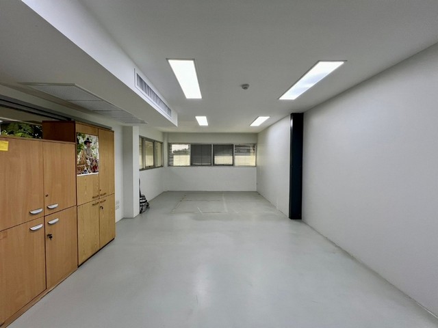 ให้เช่าออฟฟิศสำนักงาน2ชั้นพร้อมเฟอร์นิเจอร์ บรรยากาศเงียบสงบ มีที่จอดรถ