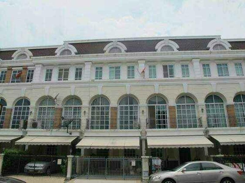 EPL-HR3286 ให้เช่าทาวเฮ้าส์ 3 ชั้น โครงการ พลัสซิตี้พาร์ค แสนสิริ พระรามเก้า-หัวหมาก 23 ถ. กรุงเทพกรีฑาตัดให 20 ตร.วา  พ.ท.ใช้สอย 180 ตร.ม.