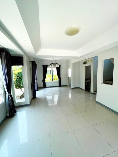 บางนาตราด รร.นวมินทร์ บางบ่อ ให้เช่าบ้านเดี่ยว 2 ชั้น กม.26 ใหญ่มาก 452ตรว. 142ตรม.3นอน 2น้ำ 2จอดรถ 1แอร์ โรงพยาบาลบางเสาธง