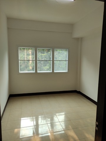 Town Home Office ใหม่ หรู 3.5 ชั้น บวกชั้นลอย 4 นอน 3 น้ำ ลาดพร้าว 101 ใจกลางเมือง ใกล้รถไฟฟ้าสีเหลือง