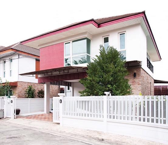 EPL-HS1134 ขายบ้านเดี่ยว 2 ชั้น ถนนราษฎร์พัฒนา ซอยมิสทีน หมู่บ้านระเบียงสวน 5 เนื้อที่ 56.2 ตารางวา พื้นที่ใช้สอย 226 ตารางเมตร 