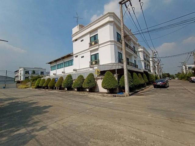 ขายโรงงานตึกคู่ 2 ชั้น พื้นที่ 1-3-3 ไร่ สามพราน นครปฐม