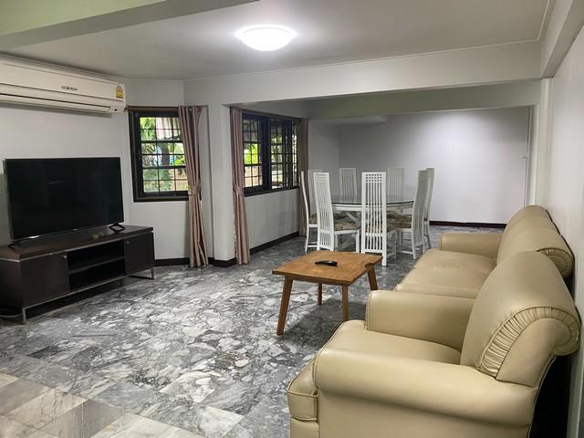 ให้เช่าบ้านเดี่ยว 2 ชั้น 119 ตรว. 6 ห้องนอน หมู่บ้านสัมมากร รามคำแหง 110 เฟอร์ครบพร้อมอยู่