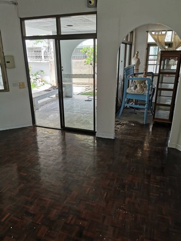 ขายบ้านเดี่ยว 2 ชั้น หลังมุม 71 ตรว. 4 ห้องนอน ซอยเย็นอากาศ 1 ย่านสาทร *** ขายตามสภาพ***