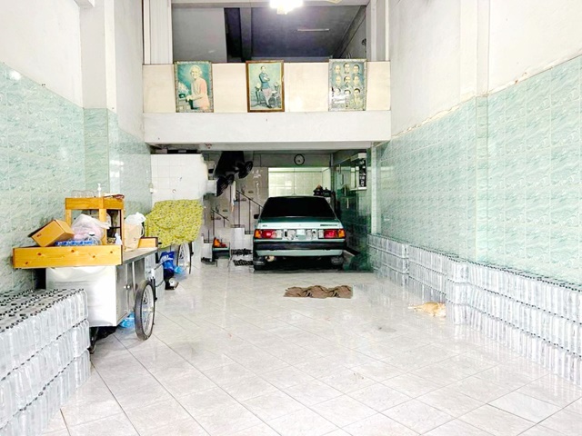 ใกล้องค์พระ ให้เช่าอาคารพาณิชย์สะอาด 3 ชั้นครึ่ง  มีชั้นลอย มีดาดฟ้า 3นอน 3น้ำ 17ตรว. 225 ตรม. บิ๊กซี นครปฐม