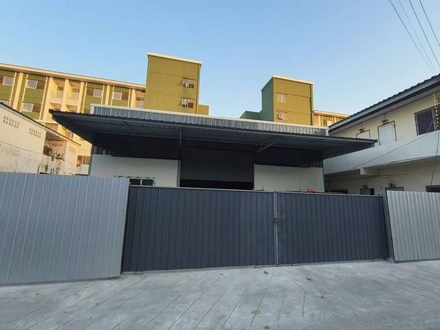 RS18 Rent เช่า โกดัง ขนาด 150 ถึง 300 ตารางเมตร ย่านบางบัวทอง นนทบุรี: ติดต่อ :เม 084-592-8945เอมมี่ 061-895-9195ก้อง 095-478-7456line ID : kong.plให้เช่า 20,000 - 38,000 บาท / เดือน ( ประกัน 2 เดือน + ล่วงหน้า 1 เดือน )RS18 *** ให้เช่า ***โกดัง ย่านบางบัวทอง นนทบุรีโกดัง พื้นที่ 150 - 180 - 200 - 300 ตารางเมตรใกล้ถนนใหญ่ ทำเลดี เดินทางสะดวก เชื่อมต่อถนนหลายสาย มีหลายโครงการทำสโตร์ แวร์เฮาส์ เก็บของ หรือไลฟ์สดขายของที่ตั้ง : ตำบลบางบัวทอง อำ