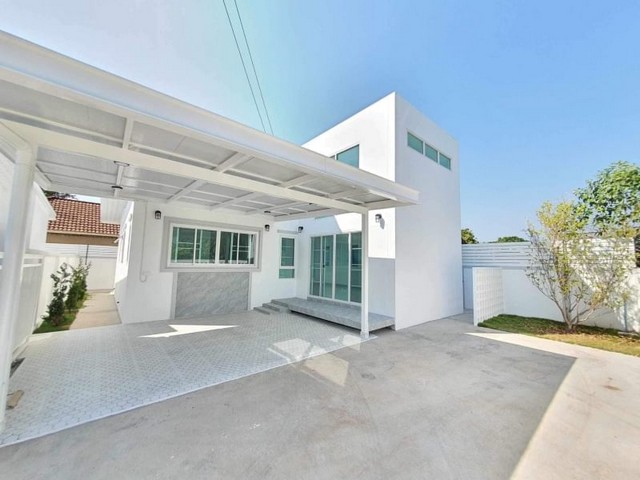 บ้านสร้างใหม่ ทรงกล่อง สะดุดตา โซนหางดง             