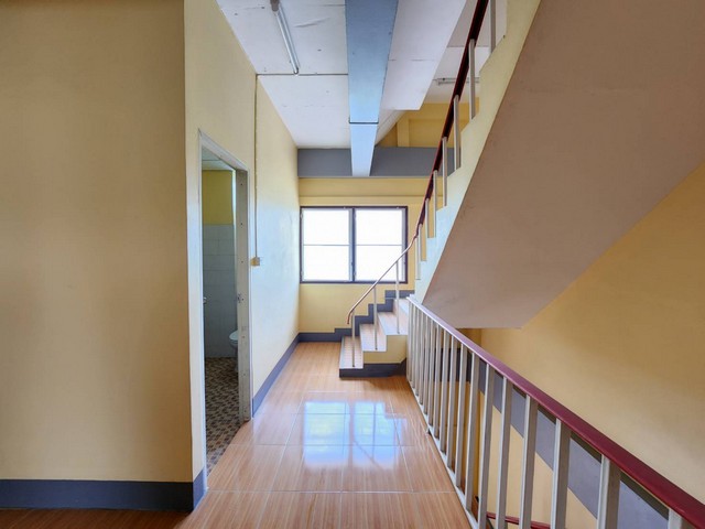 ขาย อาคารพาณิชย์ ตึกแถว 2 คูหา 32 ตรว. พุทธมณฑล สาย 5 ต.ไร่ขิง จ.นครปฐม (4 ชั้น หลังมุม )