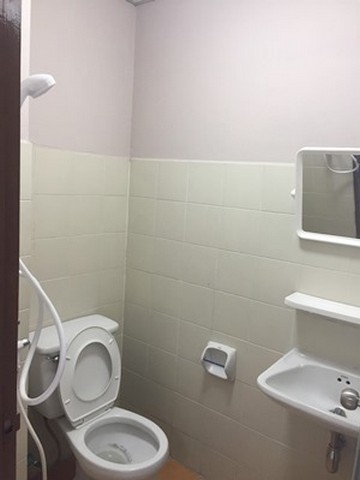 ประกาศเช่า คอนโด เดอะเรสซิเดนท์ The Residence Condo ขนาด 22 ตารางเมตร เจ้าของปล่อยเช่าเอง ราคา3,500 บางกระสอ อำเภอเมืองนนทบุรี นนทบุรี 1นทบุรีที่ตั้ง :  รัตนาธิเบศร์ ตำบลบางกระสอ อำเภอเมืองนนทบุรี นนทบุรี 11000https://maps.app.goo.gl/SkBKywNFLVwrrJ5X7?g_st=icขนาดพื้นที่ :  22 ตารางเมตรรายละเอียด ประกาศเช่า The Residence Condo ขนาด 22 ตร.ม. ซอยรัตนาธิเบศร์ 14 ติด MRT ศูนย์ราชการนนทบุรี ห้อง มีเฟอร์ เตียง ตู้เสื้อผ้า โต๊ะเครื่องแป้ง