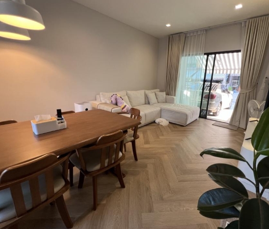 ขายทาวน์โฮม 3 ชั้น ไอเจ้นท์ พัฒนาการซอย99 หน้ากว้าง เนื้อที่ 20.3 ตรว มี 4 นอน 4 น้ำ