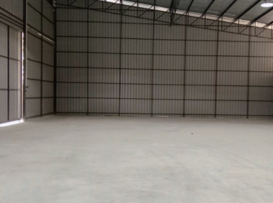 ให้เช่า โกดัง  350 ตรม ลาดพร้าว 91 วังทองหลาง มีพื้นที่จอดรถได้เยอะ