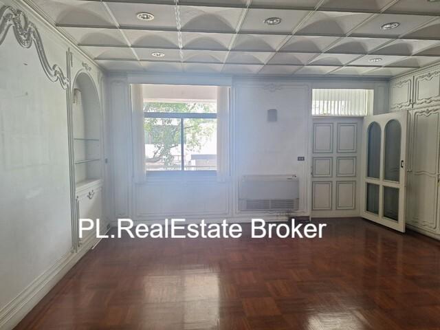 ให้เช่าบ้านเดี่ยว สุขุมวิท 53 ซอยทองหล่อ 5  เนื้อที่ประมาณ 1 ไร่ มีสระว่ายน้ำส่วนตัว พร้อมเรือนรับรอง  เหมาะกับหลายธุระกิจ