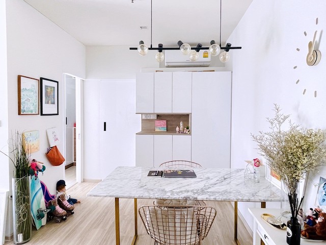 LIFE SUKHUMVIT 48 : ไลฟ์ สุขุมวิท 48, ห้องสไตล์โมเดิร์น, วิวรถไฟฟ้า ชั้นสูง 41 ตร.ม. // Stylish décor, killer views, and its ready to move in,Owner Post  ( ติดต่อไปตามเบอร์โทรที่ให้ไว้ได้เลยครับ )ขาย คอนโดตกแต่งพร้อมอยู่ สไตล์โมเดิร์น พร้อมบิวท์อินเฟอร์นิเจอร์เพิ่มเติมจากสิ่งที่มากับโครงการปรับประตูห้องนอนและห้องน้ำเปลี่ยนจากบ้านสวิง เป็นบานเลื่อน เพิ่มพื้นที่ห้องให้ดูกว้างขวางขึ้น เน้นฟังค์ชั่นการใช้งานภา