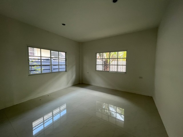 ขายบ้านเดี่ยวโครงการ บ้านร่มไทร (หนองปลาไหล) บางละมุง จังหวัดชลบุรี  BCN 2214