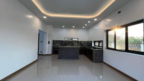 สุดคุ้ม ขาย 5.5 ล้าน 85.5 ตรว. บ้านสร้างใหม่ 2 ชั้น 4 นอน 4 น้ำ เชิงดอย ดอยสะเก็ด ถูกหลักฮวงจุ้ย วิวทุ่งนา ห่างจากสนามบิน เพียง 25 กม.