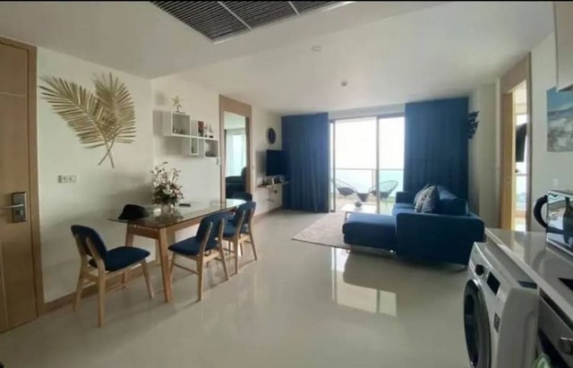 TEL :088-559 5199 คุณเอLine: https://line.me/ti/p/C0eGe0whLXขายคอนโด ริเวียร่าจอมเทียนพัทยาพิกัด ถนนจอมเทียนสายสอง ซอย 13 เนื้อที่ขนาด 81.30 ตารางเมตรชั้น 32 ห้องมุม วิวทะเลทุกห้องนอน2 ห้องนอน 2 ห้องน้ำ1 ครัว 1 ห้องโถงหิ้วกระเป๋าเข้าอยู่ได้เลย แต่งพร้อมสร้างเสร็จปี2019โครงการเปิดขายคอนโดวิวทะเล เดินลงหาดจอมเทียนเพียง300เมตร ให้เฟอนิเจอร์ทุกอย่างตามรูปที่ถ่าย พร้อมของตกแต่ง ไม่ขนออก ห้องตกแต่งเสร