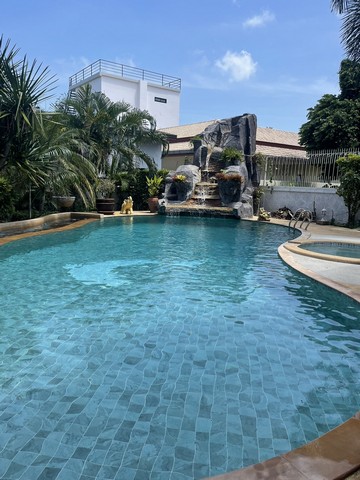 #PR087 For Rent : Rawai, 2-Story Private Pool Villa, 6 bedrooms 5 bathrooms  Pool Villa, Rawai location- Area 160 sq.w.- 6 bedrooms, 5 bathrooms- Pets allowedNearby places- Rawai Beach about 4 km.- Chalong Hospital, about 4 km.- 7-11 at the entrance of the alley about 350 meters.- Robinson Chalong, about 7 km.- Lotus Chalong, about 6 km.- HomePro Chalong, about 4 km. Price 180,000 baht/month for annual contract*2 months warranty, 1 month advance------------------------#PR087 สำหรับเช่า : พูลวิลล่าส่วนตัว 2 ชั้น ทำเลราไวย์ 6 ห้องนอน 5 ห้องนํ้าพูลวิลล่า ทำเลราไวย์- เนื้อที่ 160 ตร.ว.- 6 ห้องนอน 5 ห้องน้ำ- อนุญาตเลี้ยงสัตว์ได้สถานที่ใกล้เคียง- หาดราไวย์ ประมาณ 4 กม.- รพ.ฉลอง ป