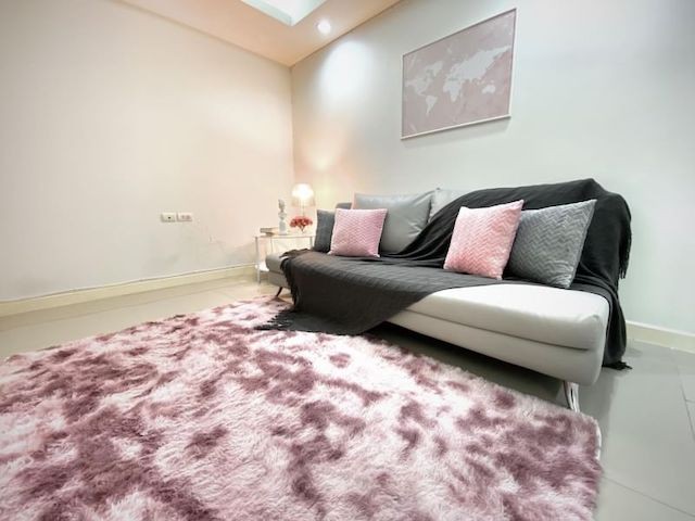 The Waterford Sukhumvit 50, spacious, convenient, safe, 4th floor, BTS On Nut.***Service for selling/renting houses, condos and giving advice. If interested, contact at any time***Interested in additional details or pictures or making an appointment to see the room?You can contact Ekachai (Aui).T. 089-799-5598Line ID: @auiauiaui001 (add @ in front)-------------------------------------------------- ------------Room type: 2 bedrooms, 2 bathroomsSize 64 sq m., 4th floor, Building 2Clean room, beautifully decorated, ready to move in.details-------------------------------------------------- ------------Rental price: 18,000 baht per month-------------------------------------------------- ------------* Complete electrical appliances- Air conditioning- fridge- TV- washing machine-------------------------------------------------- ------------*Nearby important places (Based on information from Google Map)1. Tesco Lotus On Nut2. Big C On Nut3. Emporium5. Bangkok University, Kluaynamthai6. Wales I