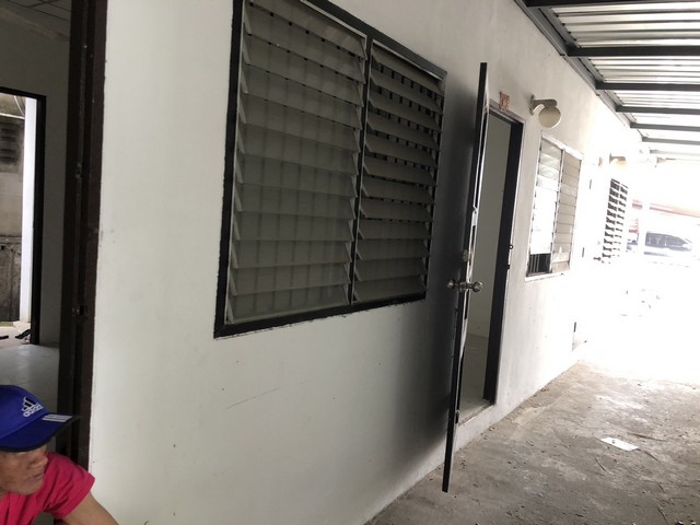 ร่ำรวยมั่งดีเลือกหาซื้อทรัพย์ดีที่ทีมงานขอเสนอ ขายหอพัก 60 วา. อ.เมือง จ.ปทุม  60 วา  9ห้องชั้นเดียว  พร้อมให้เช่าอยู่ เจริญมาก  ห้อง หอพักอยู่แถว ม.รังสิต อ.เมือง ปทุม 2.8ลบ. 60วา 