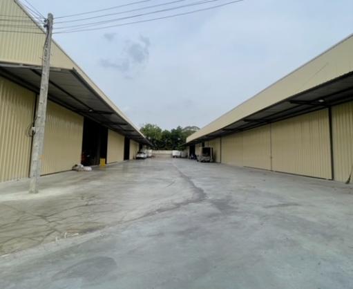 ให้เช่า โกดัง ขนาด 575 ตารางเมตร  ลาดพร้าว91 วังทองหลาง ระบบไฟ 3เฟส  รถใหญ่สามารถเข้าออกได้