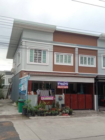 ขายด่วนบ้าน ชลิตา ต.คลองสาม อ.คลองหลวง จ.ปทุมธานี  ฟรีแถมแอร์ให้สามตัว 