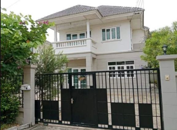 ขายบ้านเดี่ยว 2ชั้น หลังมุม หมู่บ้านดิโอเรียนตัลเฮ้าส์  จ.นนท์บุรีที่ตั้ง : ซ. หมู่บ้านโอเรียลเทลเฮ้าส์ ตำบล บางบัวทอง อำเภอบางบัวทอง นนทบุรี 11110พิกัด : https://maps.app.goo.gl/TzhNNfQgsbUpdRSK7ขนาดพื้นที่ : 66 ต.ร.วรายละเอียด ขายบ้านเดี่ยว 2ชั้น หลังมุม หมู่บ้านดิโอเรียนตัลเฮ้าส์ สภาพพร้อมหิ้วกระเป๋าเข้าอยู่ได้เลย โครงการห่างถนนใหญ่800เมตร มีรถโดยสารทุกชนิดถนนมีขนาดกว้างมากไม่มีปัญหาเ