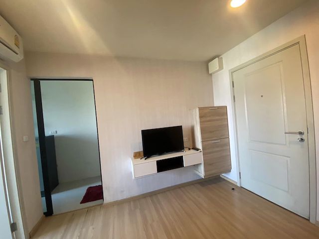 B Loft Sukhumvit 115, nice, peaceful, safe, 5th floor, BTS Pu Chao.***Service for selling/renting houses, condos and giving advice. If interested, contact at any time***Interested in additional details or pictures or making an appointment to see the room?You can contact Ekachai (Aui).T. 089-799-5598Line ID: @auiauiaui001 (add @ in front)Room type: 1 bedroom, 1 bathroomSize 27.5 sq m., 5th floorClean room, beautifully decorated, ready to move in.details-------------------------------------------------- ------------Rental price: 7,500.-/month-------------------------------------------------- ------------*Facilities worth using- Lobby & Library- Sky Fitness- Infinity Edge Pool- Sky Lounge & BBQ Zone- Garden-------------------------------------------------- ------------*Nearby important places (Based on information from Google Map)- BTS Pu Chao- Big C Jumbo Samrong: 300 m.- Imperial World Samrong: 2.4 km.- Palm Island Mall : 2.6 km.- The Coast Village : 4.9 km.-----------------------------
