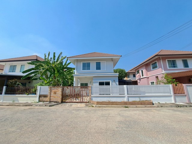 รายละเอียดเพิ่มเติมCode ID : AI 0357ขาย   2,470,000   บาท- ขนาดพื้นที่ : 50 ตรว.- พื้นที่ใช้สอย :  125 ต.ร.ม- จำนวนห้อง : 3 ห้องนอน 3 ห้องน้ำ- ที่จอดรถ :  1   พิกัดทรัพย์ :   https://maps.app.goo.gl/Z7Rc3zmxtP8UXrsNAสถานที่ใกล้เคียง-บิ๊กซี ประชาอุทิศ 90 มินิบิ๊กซี ประชาอุทิศ 90-ตลาดวัดทุ่งครุ ตลาดประชาอุทิศ 90 -รร.สาสน์ประชาอุทิศพิทยาคาร รร.สารสาสน์วิเทศศึกษา -ม.เทคโนโลยีพระจอมเกล้าธนบุรี สำนักงานเขตทุ่งครุ วัดทุ่งครุ สอบถามเพ