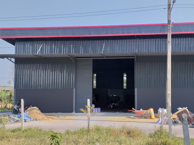 BS1333ให้เช่าโกดังสร้างใหม่พื้นที่ใช้สอย 280 ตรม.ย่านนิมิตใหม่ มีนบุรี ใกล้ทางขึ้น-ลงวงแหวนตะวันออกค่าเช่า 38,000 บาทต่อเดือน ต่อห้อง(ห้องละ 280 ตรม.)ติดต่อ : คุณพร 0938091444 (เบอร์นี้แอดไลน์ได้คะ),โทร 0939833259ID Line : henghengpaulaรหัสประกาศ BS1333BS1333ให้เช่าโกดังสร้างใหม่พื้นที่ใช้สอย 280 ตรม.ย่านนิมิตใหม่ มีนบุรี ใกล้ทางขึ้น-ลงวงแหวนตะวันออกพื้นที่ใช้สอยทั้ง 3 ห้องรวม 840 ตรม.บนพื้นที่315ตรว.โกดังหน้