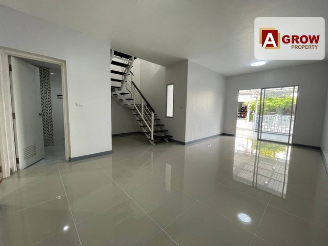 หมู่บ้านพฤกษา 74/3 ศรีนครินทร์-เทพารักษ์  บ้านรีโนเวทใหม่พร้อมเข้าอยู่