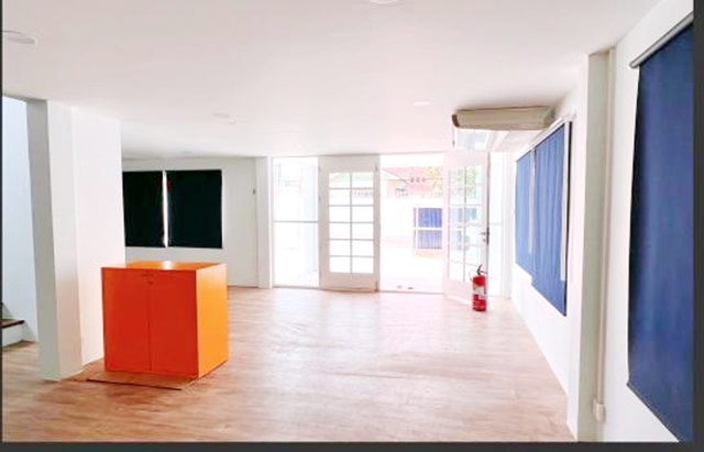 ให้เช่าโฮมออฟฟิส 2 ชั้น 50ตรว. 150ตรม.MRTบางเขน หลักสี่  ทำเลดีมาก กว้างมาก 3นอน 2น้ำ 4จอดรถ ทางขึ้น-ลงทางด่วน เดอะมอลล์งามวงศ์วาน