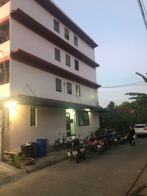 sss467 ขาย อพาร์ทเม้นท์ 4 ชั้น  ซอยเคหะร่มเกล้า 31