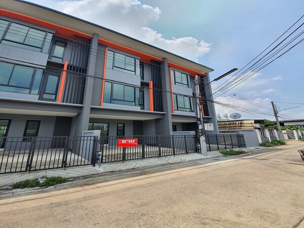 ขาย กลางเมืองราชบุรี ทาวน์โฮม ที่พักอาศัย homeoffice รูปแบบอาคารทันสมัย 3 ชั้น 3 ห้องนอน 3 ห้องน้ำ 