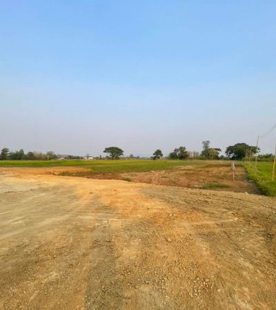 สนใจ/ทัก : คุณแล็ค  062-6452242ซื้อปุ๊บ..กำไรปั๊บ ราคาเริ่มต้น 9,000/ ตร.ว. (ราคาดีสุดในย่านนี้)ที่ดินแบ่งขายใกล้เมืองเชียงใหม่ วิวดอยทุกแปลง ถนนกว้าง 10 เมตร สันกำแพงสายใหม่ จ.เชียงใหม่สุดยอดทำเลใกล้เมืองเพียง 15 นาทีราคา : เริ่มต้น 9,000/ ตร.ว.ขนาดที่ดิน : 0-1-10 ถึง 0-1-83 ตร.ว..บรรยากาศ เงียบสงบ ใช้ชีวิตสบาย สไตล์ล้านนาอยู่แค่ สันกำแพง ราคาเร้าใจ ฟรี!! โอนกรรมสิทธิ์ ทุกแปลง-ไฟฟ้า-ประปา-ถน