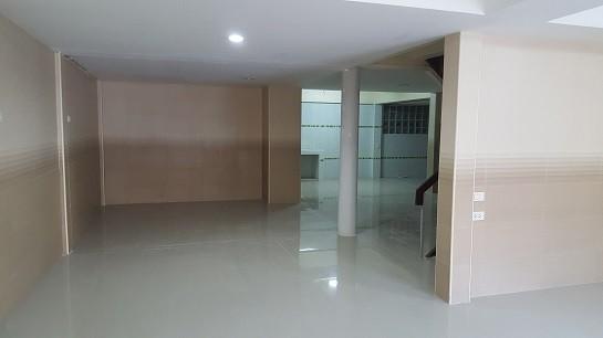 HR 5771 ให้เช่า Home office 2 ชั้น 200 ตรม. ย่านจตุจักร ซอยวิภาวดี 3 ใกล้ BTS และ MRT สวนจุตจักร