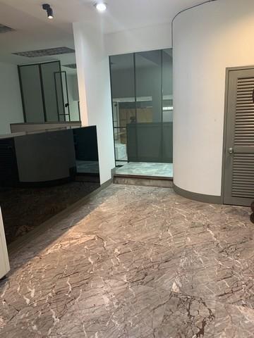 ให้เช่าทาวโฮม3.5 ชั้น หลังมุม โฮมออฟฟิศติด ถนนรัชดาภิเษก ใกล้เมเจอร์รัชโยธิน พื่นที่ 24 ตารางวา ห้องนอน 6 ห้อง 3 ห้องน้ำ แอร์ 10 ตัว