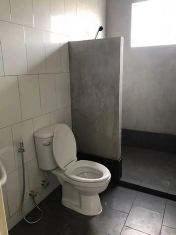 ให้เช่าโกดัง  ลาดพร้าว ใก้ลMRT ลาดพร้าว พื้นที่ 120  Tel. 0936785948