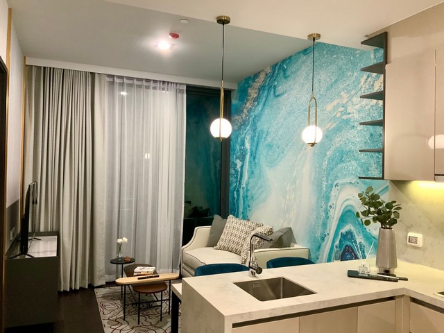 Laviq Sukhumvit 57, nice, private, beautiful view, 9th floor, BTS Thonglor.***Service for selling/renting houses, condos and giving advice. If interested, contact at any time***Interested in additional details or pictures or making an appointment to see the room?Contact Ekachai (Aui)T. 089-799-5598Line ID: @auiauiaui001 (add @ in front) (Agent Post)-------------------------------------------------- ------------Room type: 1 bedroom, 1 bathroomSize 44.37 sq m., 9th floorClean room, beautifully decorated, ready to move in.details-------------------------------------------------- ------------Rental price: 45,000 baht/month-------------------------------------------------- ------------*Nearby important places (Based on information from Google Map)- Gateway Ekamai 950 m.- Emquartier : 1.6 km.- Terminal 21 : 2.8 km.- Bangkok Prep International School: 500 meters- Bangkok University: 2 km.- Sukhumvit Hospital: 1 km.-------------------------------------------------- ------------Rental condition