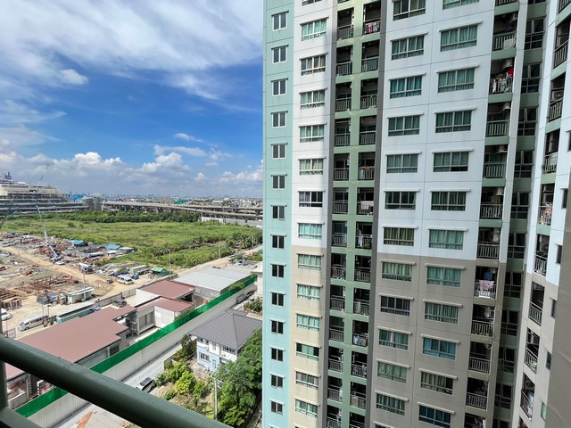    รายละเอียดเพิ่มเติม Code ID : AL 0750 ขาย   1,596,000   บาท- พื้นที่ใช้สอย :  26.12 ตรม.- จำนวนห้อง : 1 ห้องนอน 1 ห้องน้ำ - ชั้น : 29    - อาคาร : 1 พิกัดทรัพย์ :   https://maps.app.goo.gl/tFCjA5mp3HHhg92K9 สถานที่ใกล้เคียง  -ติดถนนบางนาตราด , โรงพยาบาลปิยะมินทร์ -ศูนย์การค้าเฟอร์นิเจอร์ IKEA , ห้างสรรพสินค้าเซ็นทรัล บางนา  -สนามบินสุวรรณภูมิ , มหาวิทยาลัย สอบถามเพิ่มเติม/นัดชมโทร. 097-419-5982(พลอย)โทร. 096-932-4624(ออมสิน)Line : @panaya (มี@ด้านหน้า)ปรึกษาสิ�