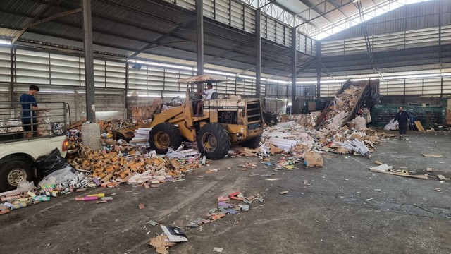 ขาย โรงงาน พร้อม เพชรเกษม 120 สมุทรสาคร พื้นที่ 1ไร่ 27วา  ขาย 26 ล้านบาท