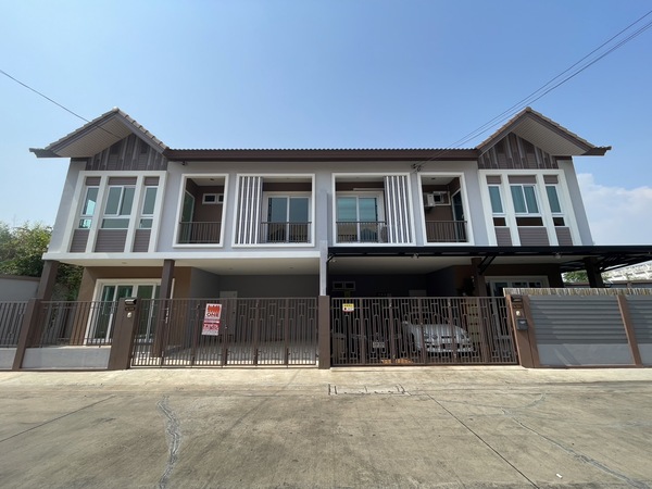 บ้านแฝด 2 ชั้น หมู่บ้านสุขนิเวศน์ 7 ประชาอุทิศ 75 ทุ่งครุ กรุงเทพมหานคร