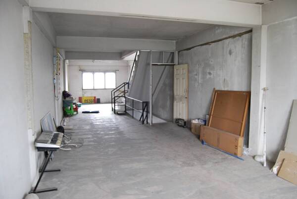 อาคารพาณิชย์ 5 ชั้น ถ.ปทุมกรุงเทพ ต.บางปรอก อ.เมืองปทุมธานี จ.ปทุมธานี