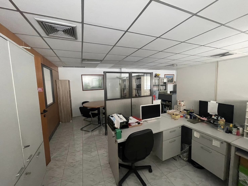 BH2821 ให้เช่าตึก 3 ชั้น พหลโยธินซอย 2 ใกล้ bts อารีย์ และ สนามเป้า   และ บ้าน ใกล้ bts อารีย์ และ สนามเป้า