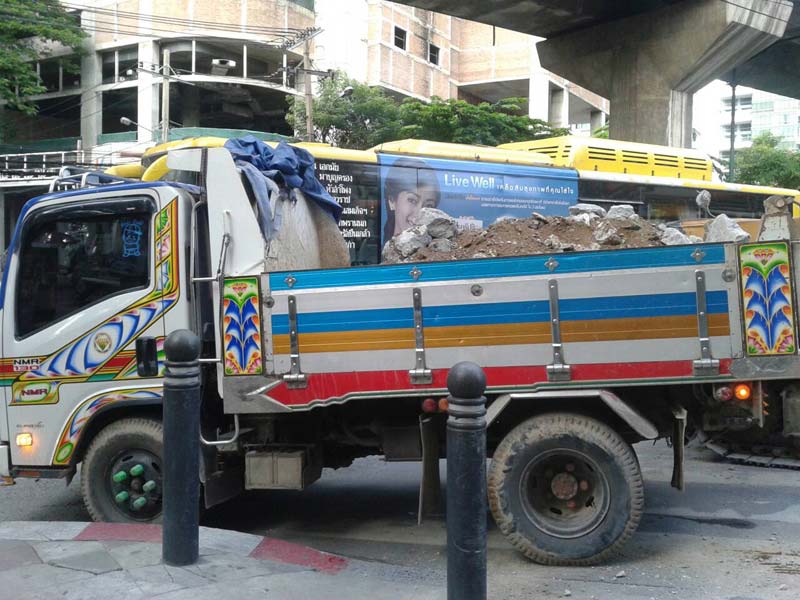 รับส่งหน้าดินปลูกต้นไม้ รับเหมาถมที่ดิน รับเหมาถมดิน รับถมที่ดินก่อสร้าง ดินลูกรัง ส่งหิน หินคลุก หินเกล็ด ทราย ทรายถม ทรายละเอียด ฉาบปูน ทรายหยาบ รถ6ล้อ รถแบคโคให้เช่า ทั้งรายวันรายเดือน ราคากันเอง โทร 0874971315