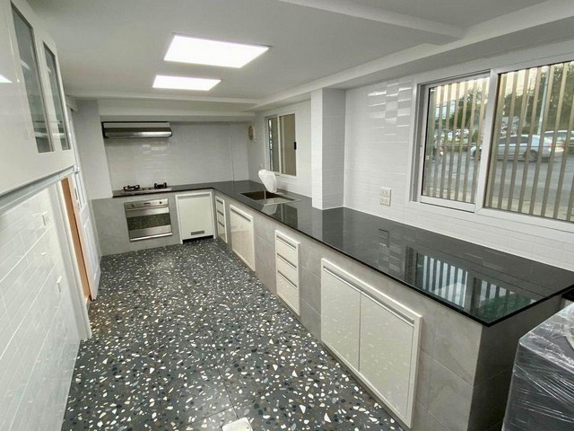 PO573 ให้เช่าทาวน์โฮม ซอยรามคําแหง 117  เหมาะอยู่อาศัย หรือทำการค้า ร้านอาหาร คาเฟ่ ใกล้โฮมโปรรามคำแหง ใกล้เดอะมอลล์บางกะปิ